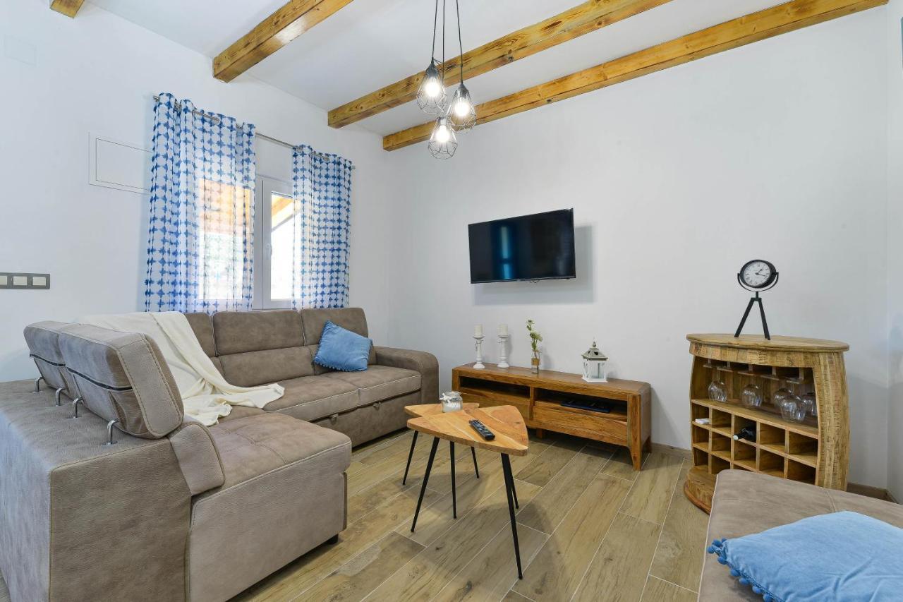 Family Friendly Apartments With A Swimming Pool Zadar - 18098 외부 사진